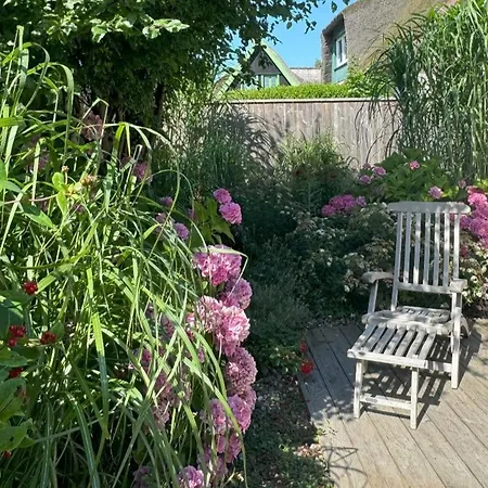 Boddenhaus Semesterbostad Ahrenshoop